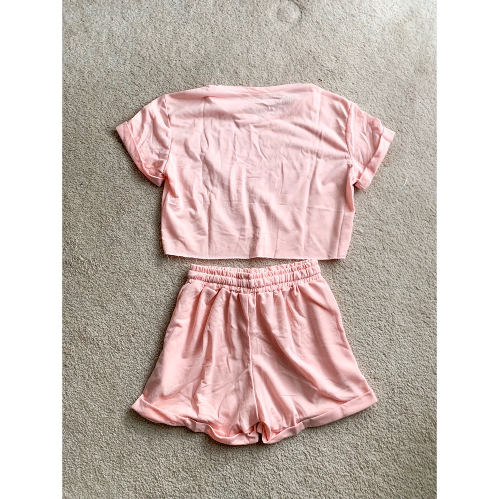 Cropped Plain Tee & Shorts Set - Picture 3 of 3